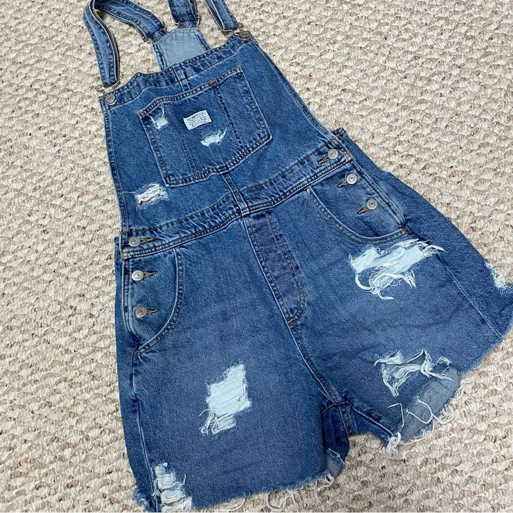 LEVI'S DENIM SHORTALL SHORT OVERALLS - MEDIUM - Picture 3 of 9